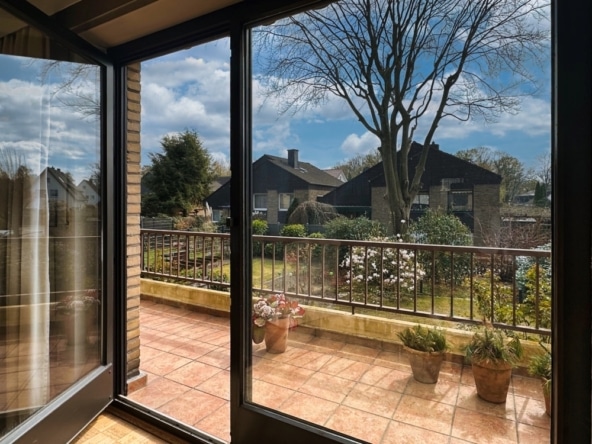 Balkon mit Blick in den Garten