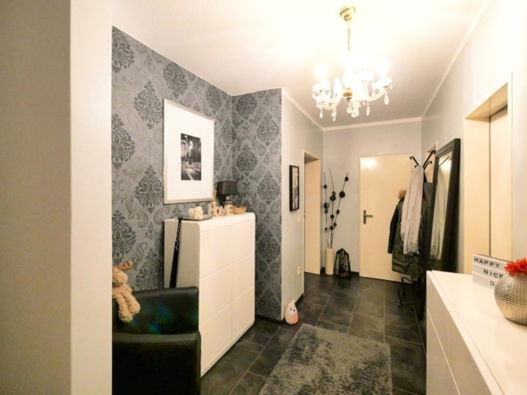 Wohletz MW GT 1OG Flur 11-19