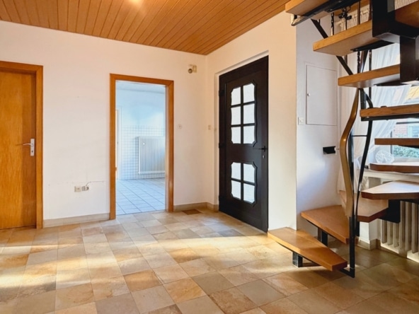 Eingangsbereich mit zentralem Flur