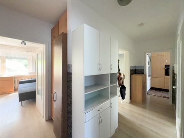 Flur und Garderobe EG