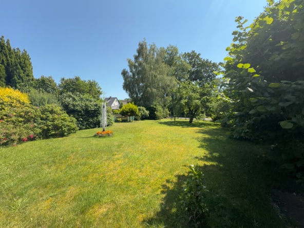 großzügiger Garten