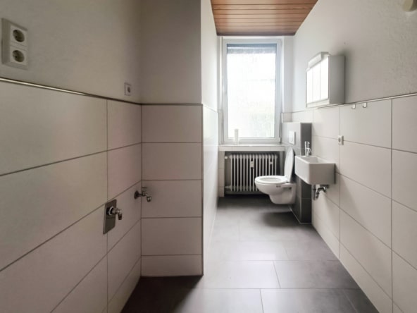separates WC