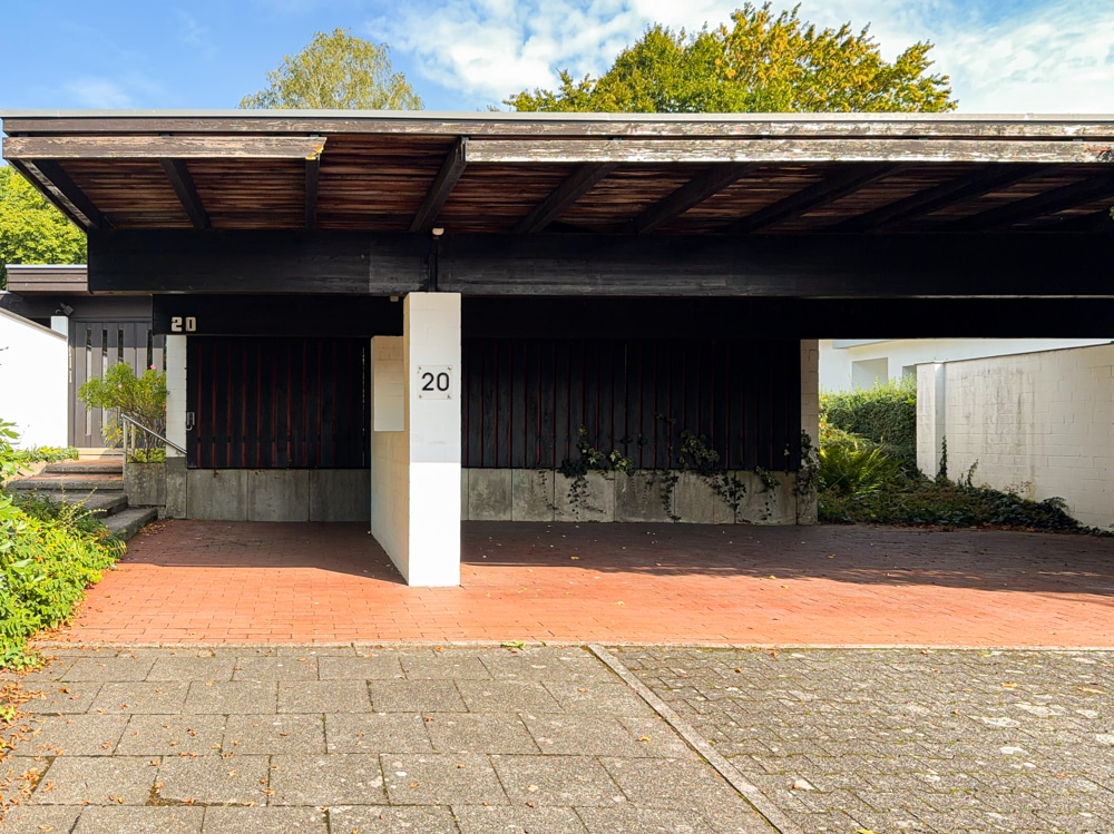 Hauseingang mit Carport Hauseingang mit Carport