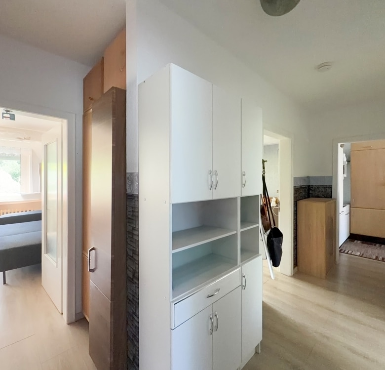 Flur und Garderobe EG