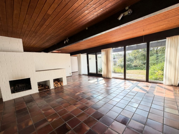Wohnzimmer mit Kamin