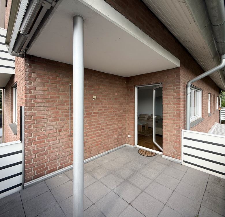 Teilüberdachter Balkon 