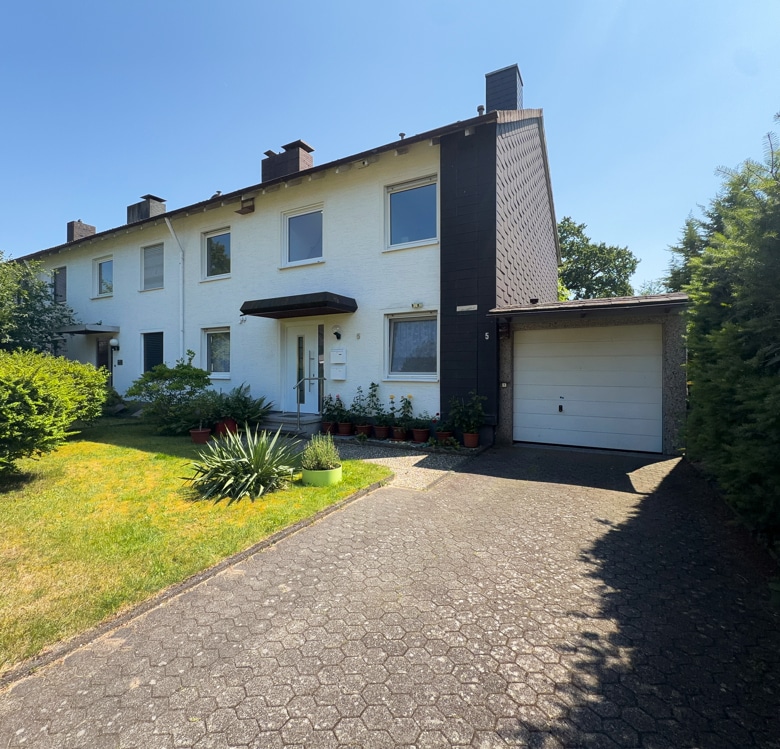 Großer Garten und ruhige Lage – Gepflegtes 2-Familien-Reihenendhaus in Isselhorst!