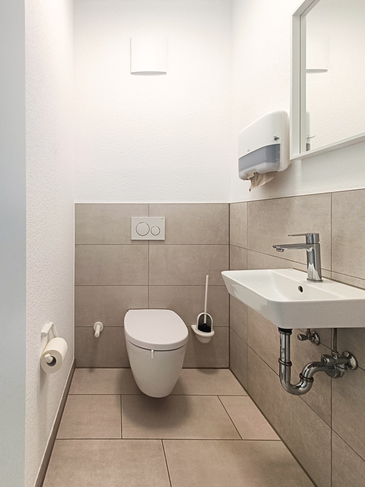 WC WC